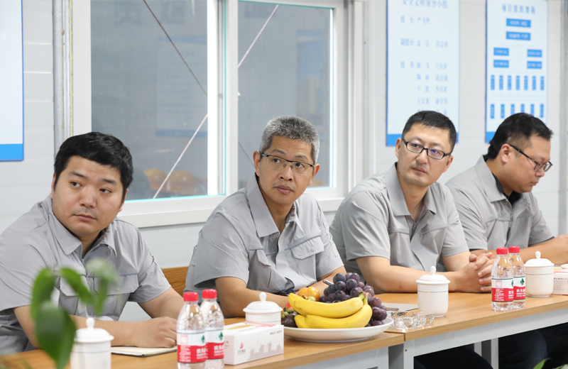 2019年8月12-13日，中天建設(shè)集團總裁吳海濤帶領(lǐng)集團財務(wù)風(fēng)控部副總經(jīng)理陳劍、市場企管部總經(jīng)理助理李紅燕等一行來到沈陽檢查走訪中天東北公司，并對直營項目管理進行巡查。