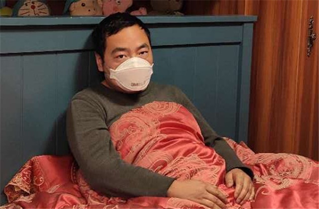 【高光“疫”事】感染不敢回家、排隊等床位、開水兌米飯—— 趙東：帶著希望和愛 戰(zhàn)斗在春天里