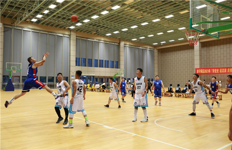 2021年6月，第七屆“安全杯”籃球聯(lián)賽在中天八建內(nèi)部展開，精準的投籃、焦灼的對抗，披上戰(zhàn)服，用熱情戰(zhàn)勝酷暑，用實力征服中天同仁！