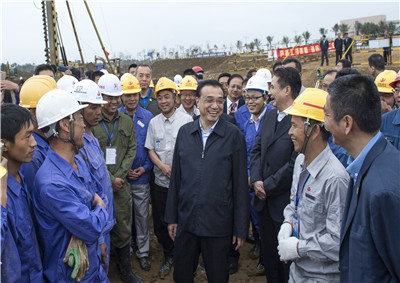 2015年，國務(wù)院總理李克強視察位于海南的中天建設(shè)集團第七建設(shè)公司項目部